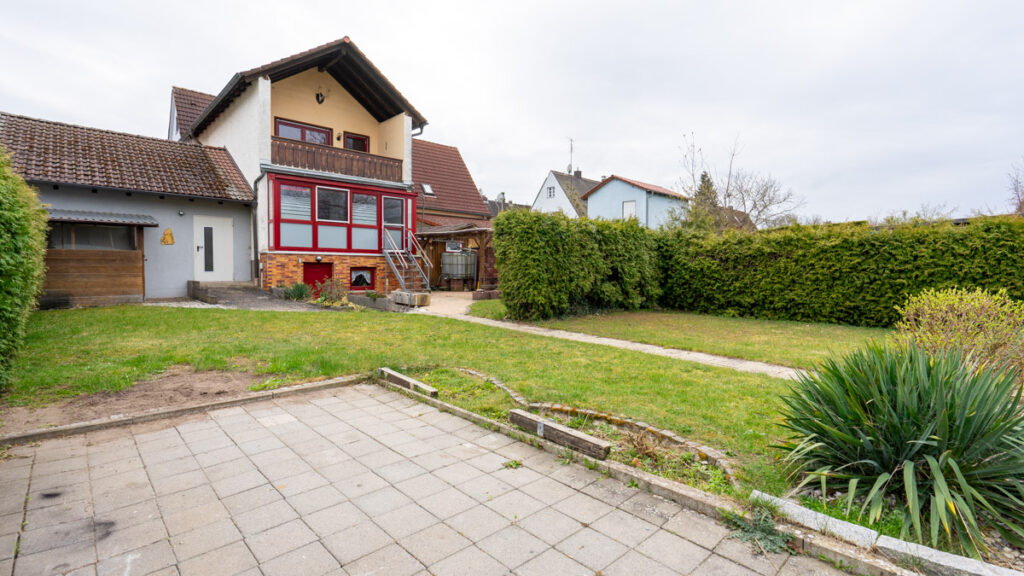 Parkplatz - Haus